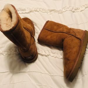 Ugg Boots (Size 8 - short tan)